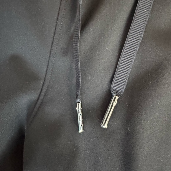 Lululemon on the fly 28’. Excellent condition. Luxtreme stretch, 8 - Picture 8 of 10